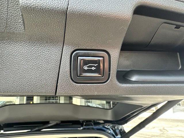 Used 2022 GMC Acadia Denali w/ Denali Ultimate Package AWD/4WD image 18
