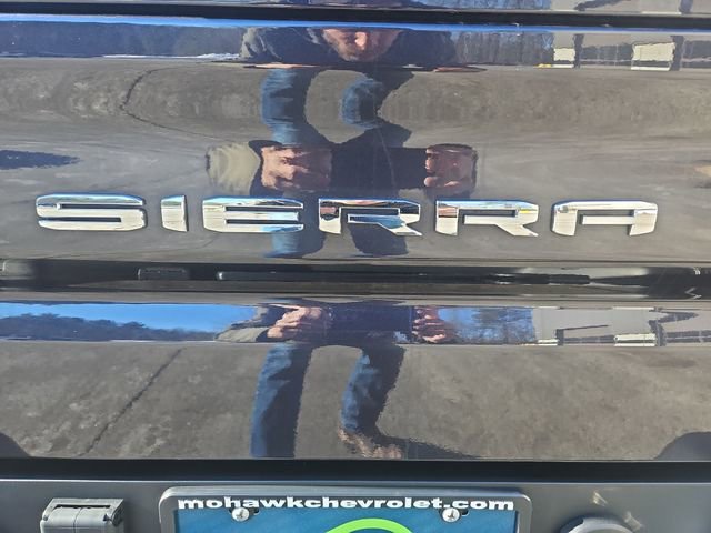 Used 2023 GMC Sierra 1500 SLT w/ SLT Convenience Package image 32