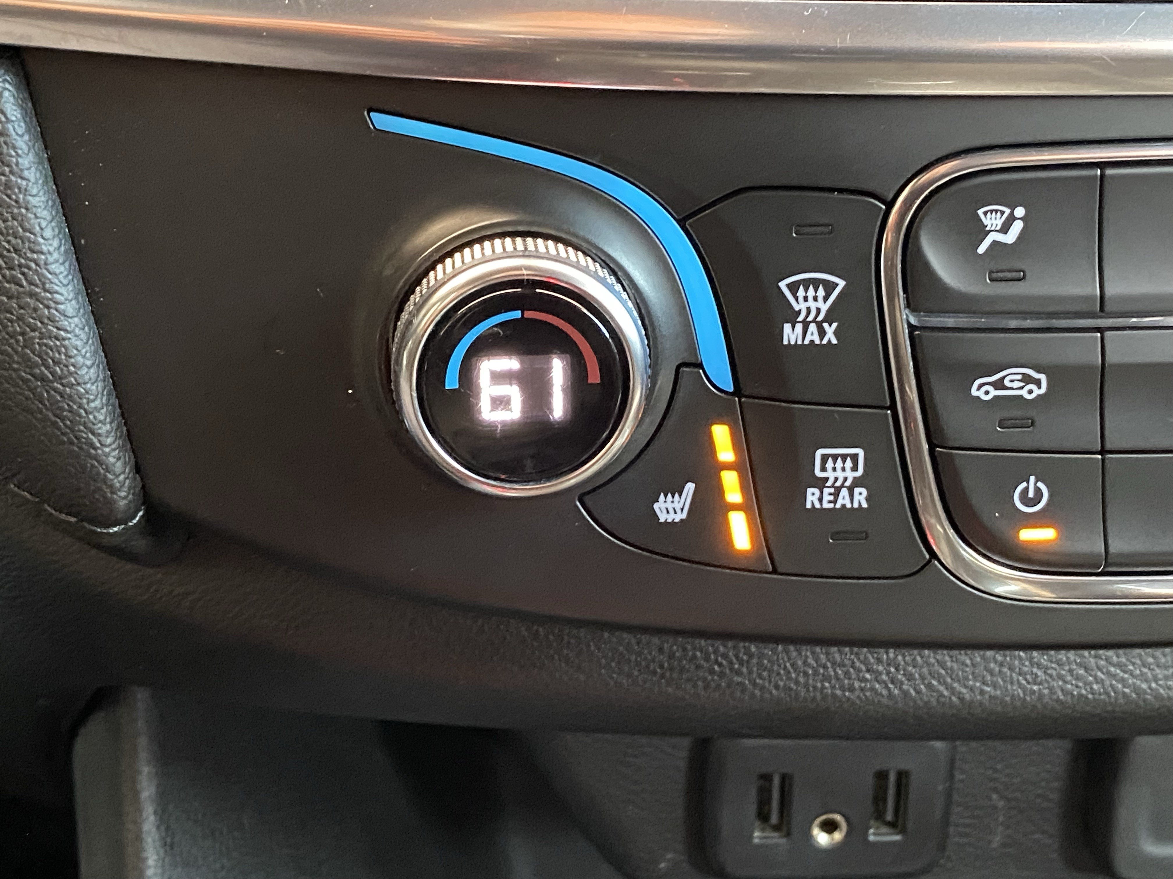 Used 2022 Chevrolet Traverse LT FWD image 13