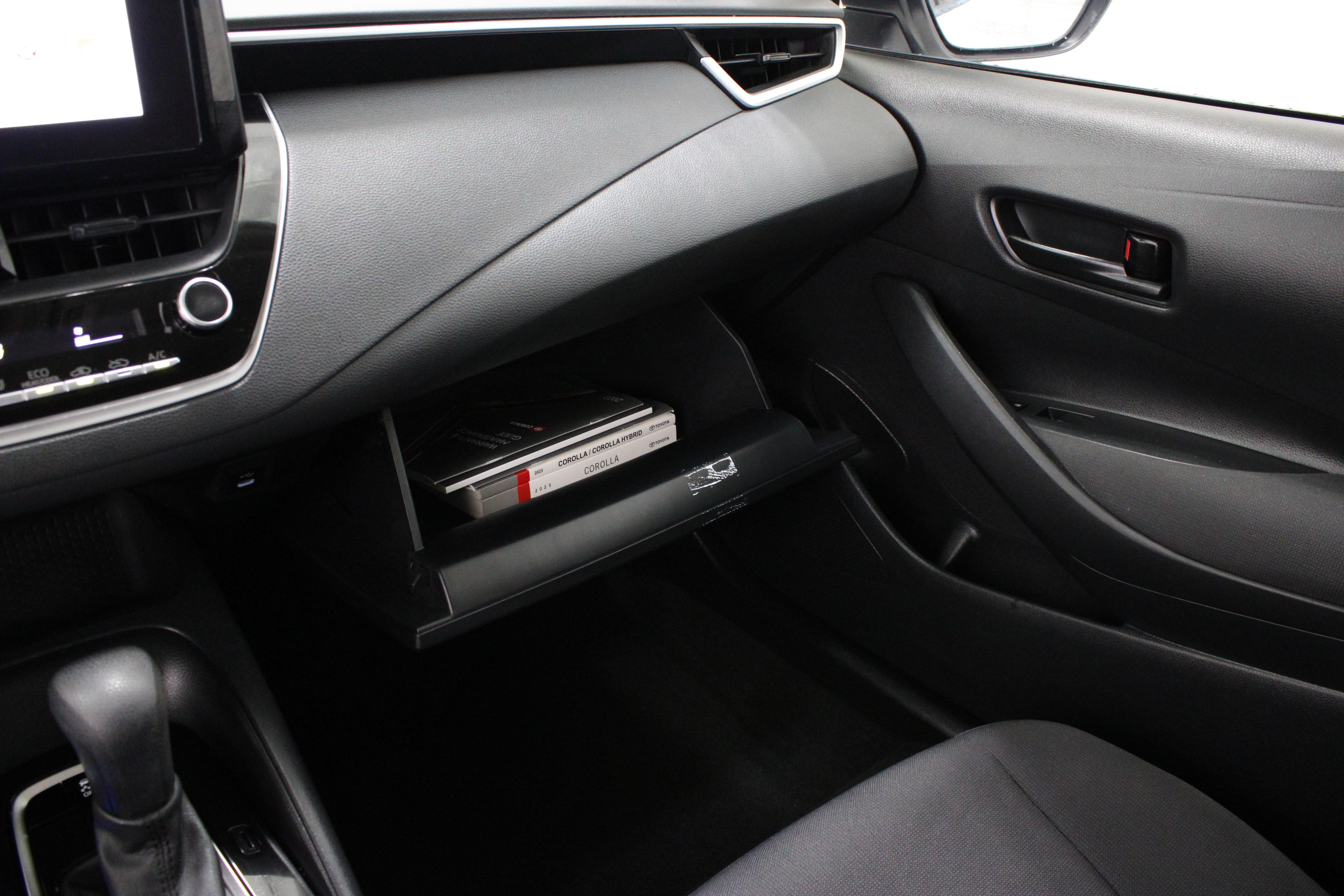 Used 2023 Toyota Corolla LE FWD image 20