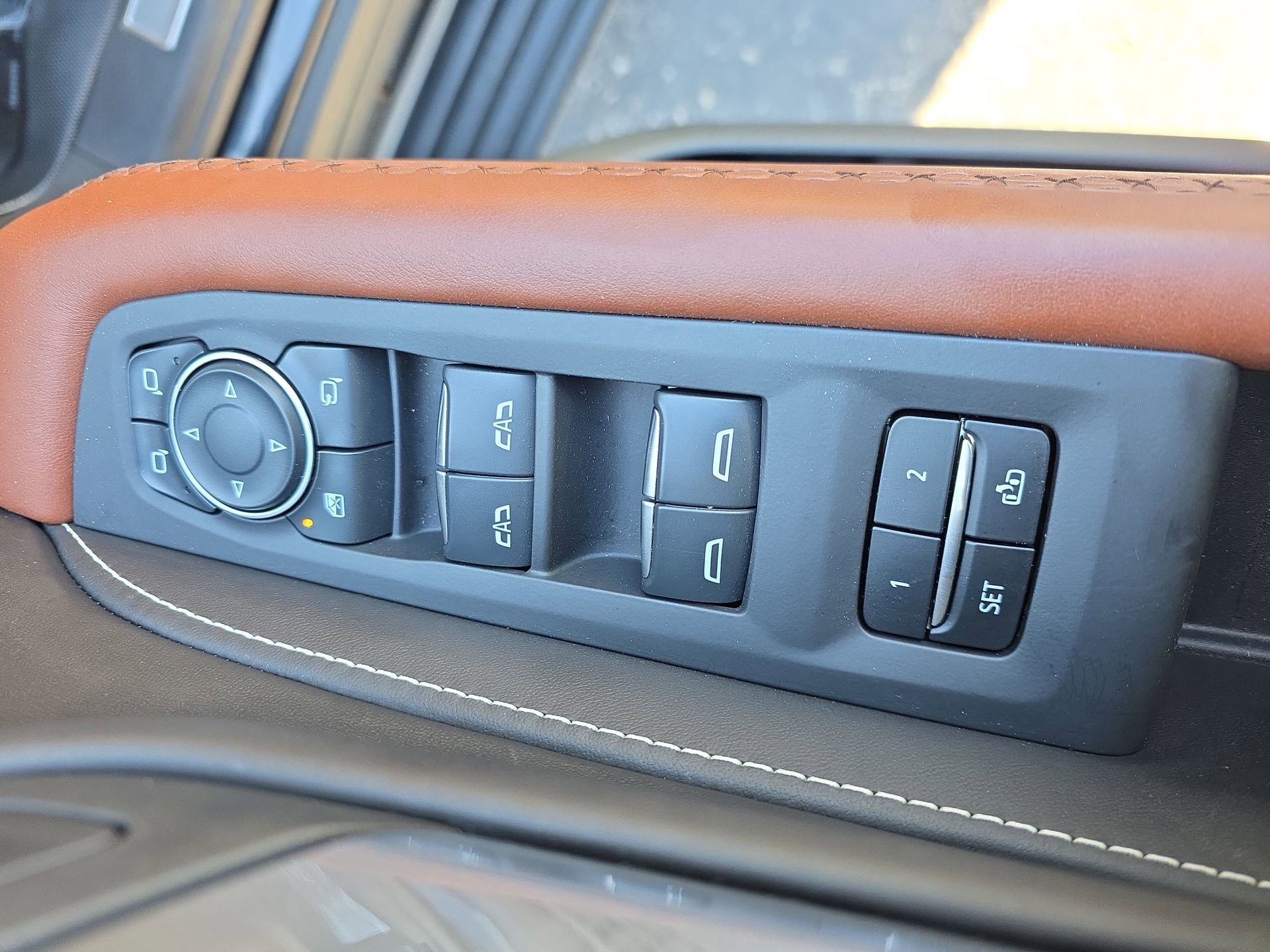Used 2024 GMC Yukon Denali Ultimate image 27
