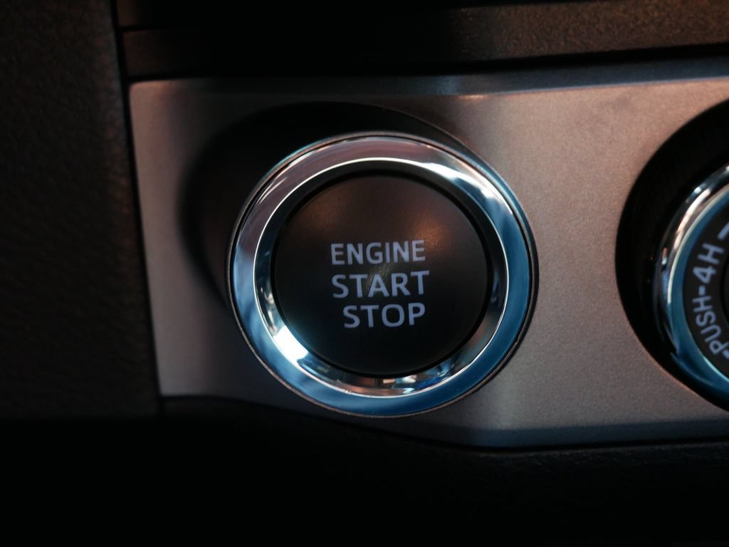 Used 2019 Toyota Tacoma Limited AWD/4WD image 25