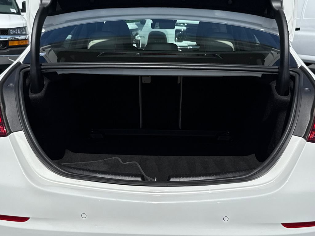 Used 2025 Mercedes-Benz C 300 Sedan image 10