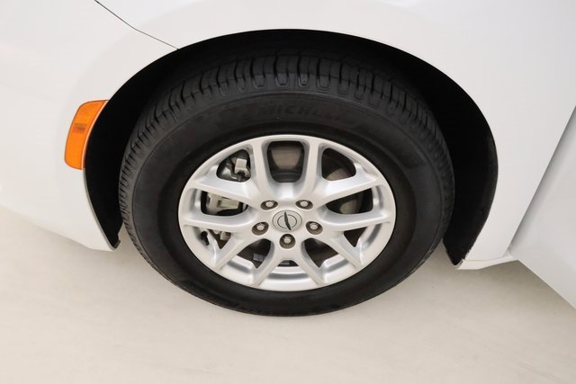 Used 2022 Chrysler Voyager LX image 7