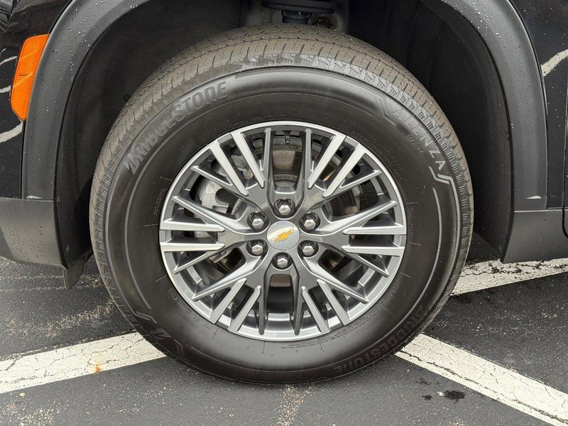 Used 2025 Chevrolet Traverse LT image 8