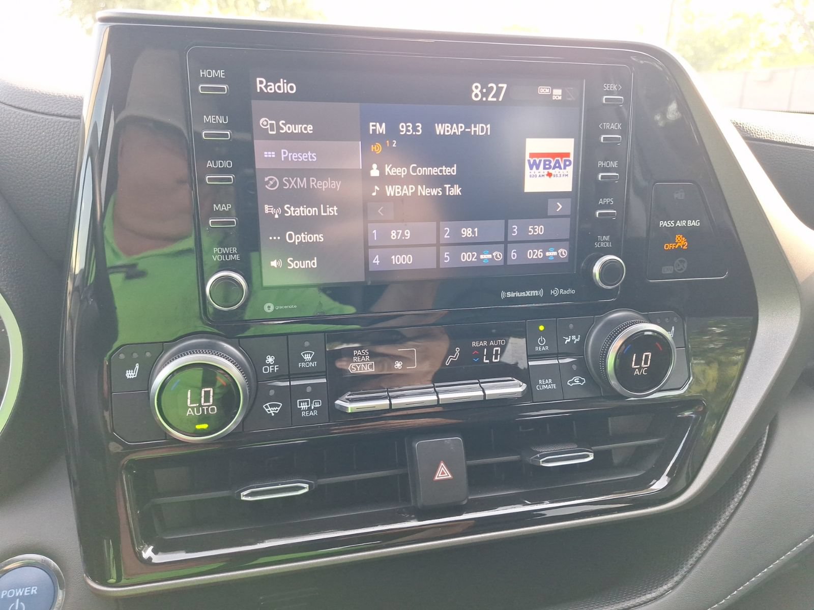 Used 2022 Toyota Highlander XLE FWD image 28