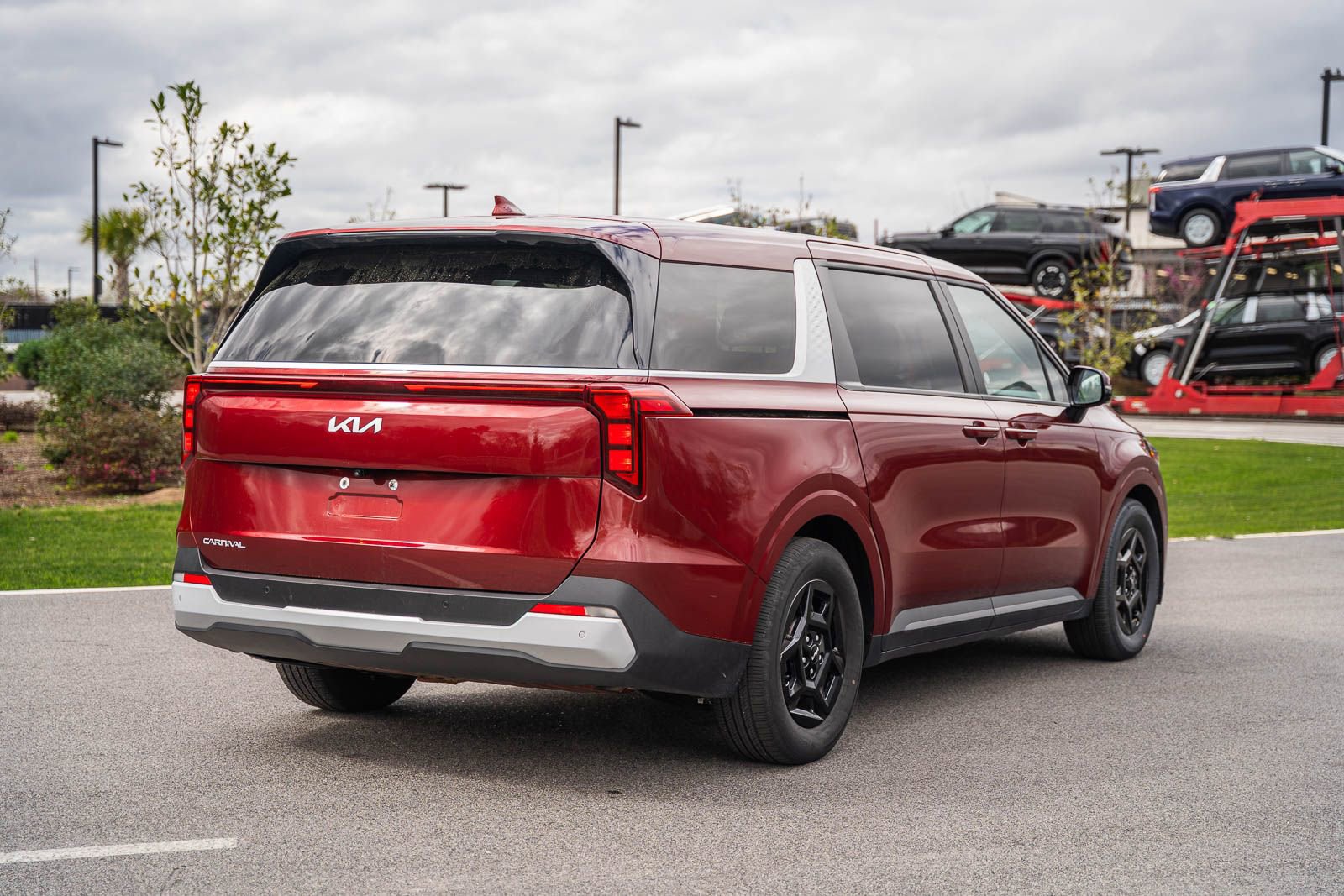 Used 2025 Kia Carnival image 7