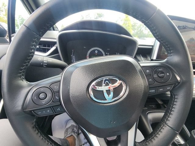 Used 2025 Toyota Corolla XSE FWD image 31