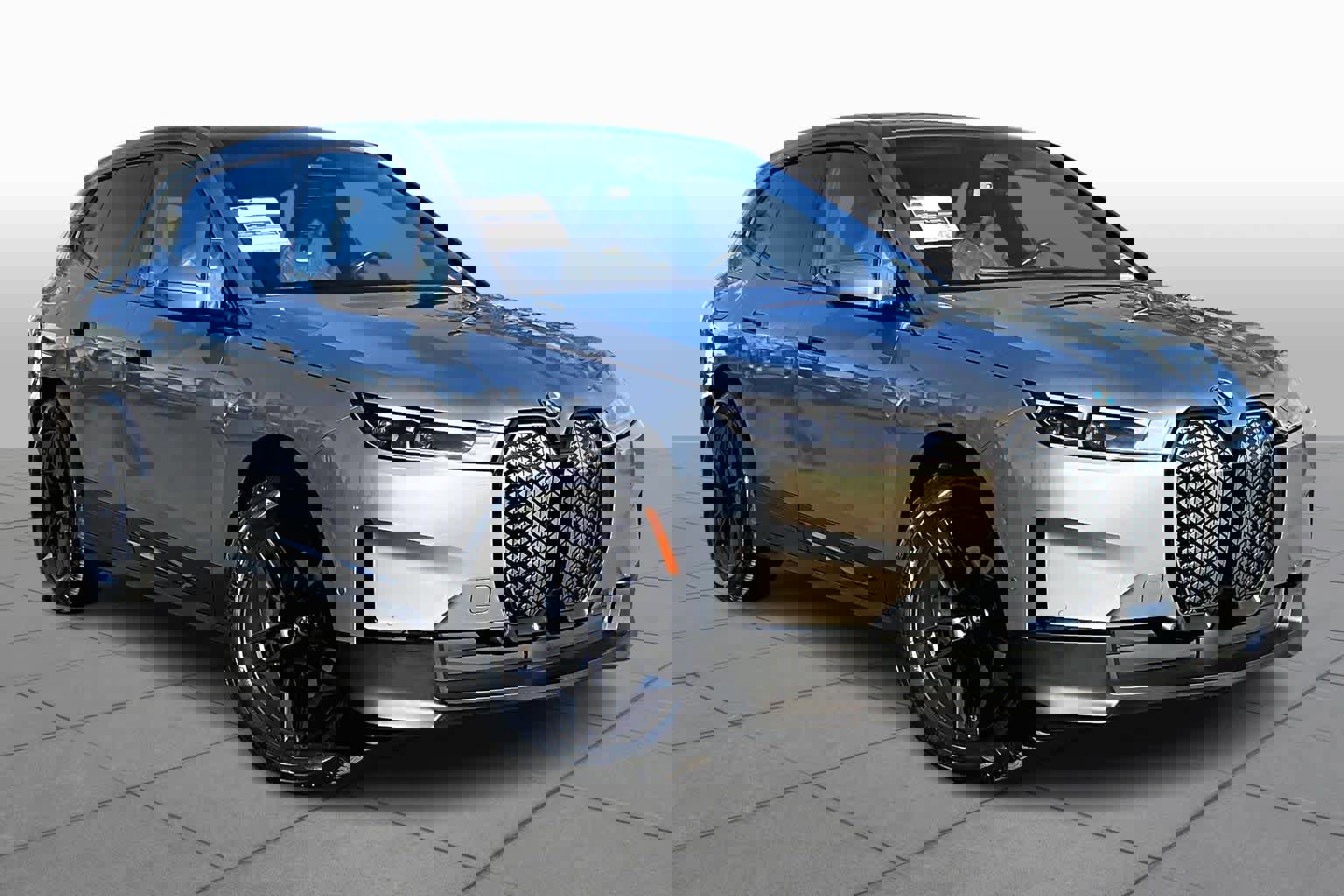 Used 2023 BMW iX xDrive50 image 2