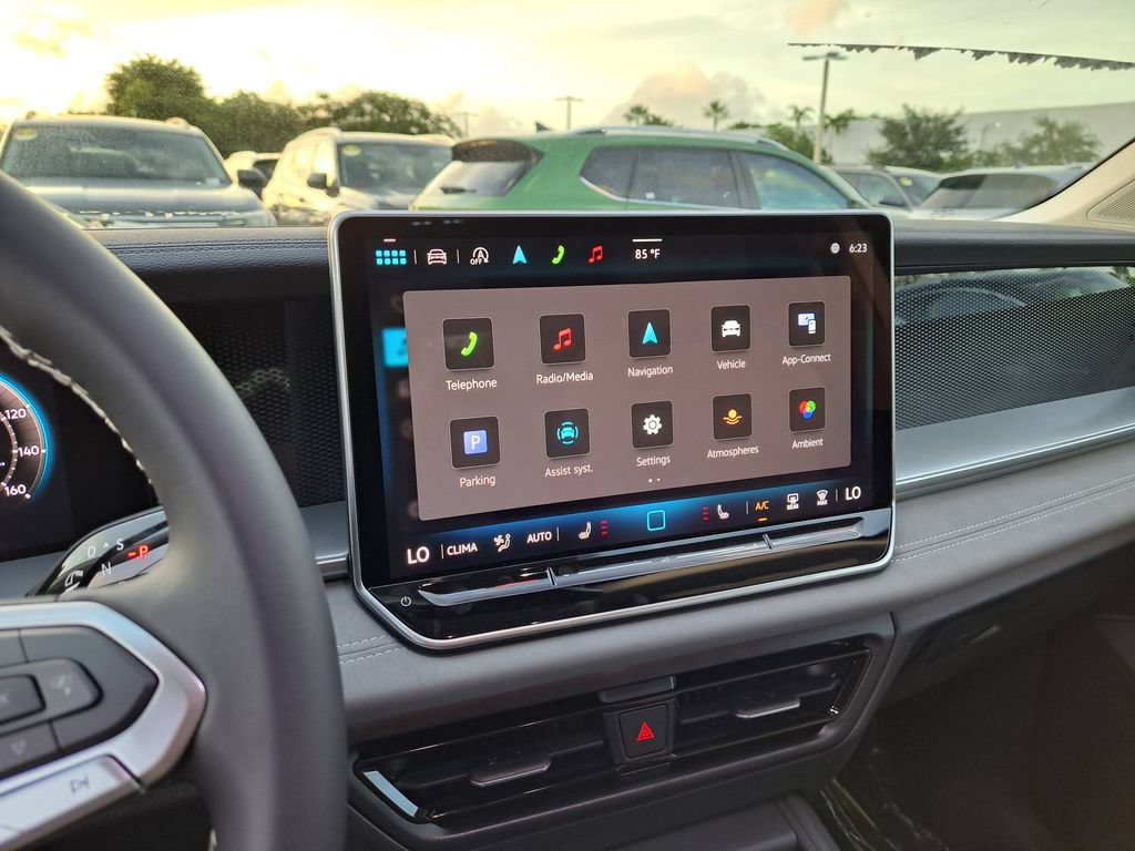 New 2026 Volkswagen Tiguan SE FWD image 9