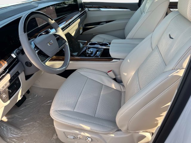 New 2026 Cadillac Escalade ESV Platinum Sport w/ LPO, ONYX Package AWD/4WD image 21