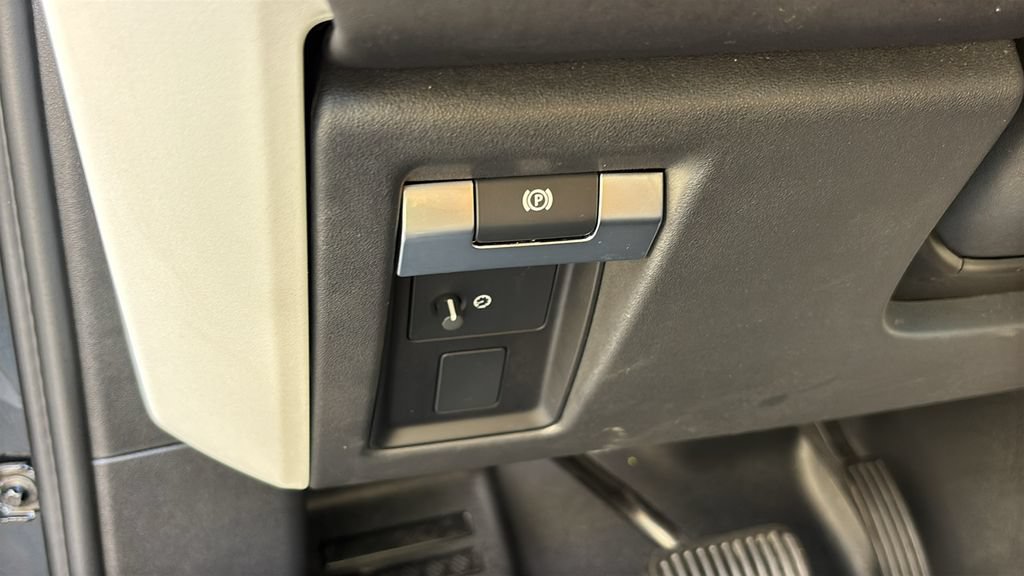 Used 2025 Land Rover Defender 110 S AWD/4WD image 13