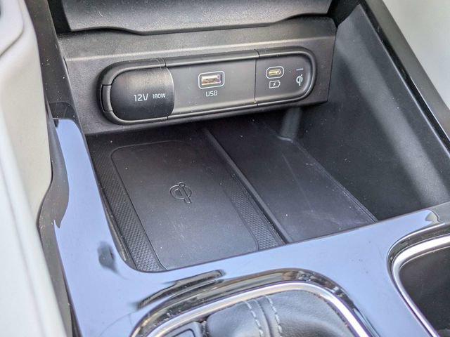 Used 2024 Kia Telluride EX w/ EX Captain's Chair Package image 26