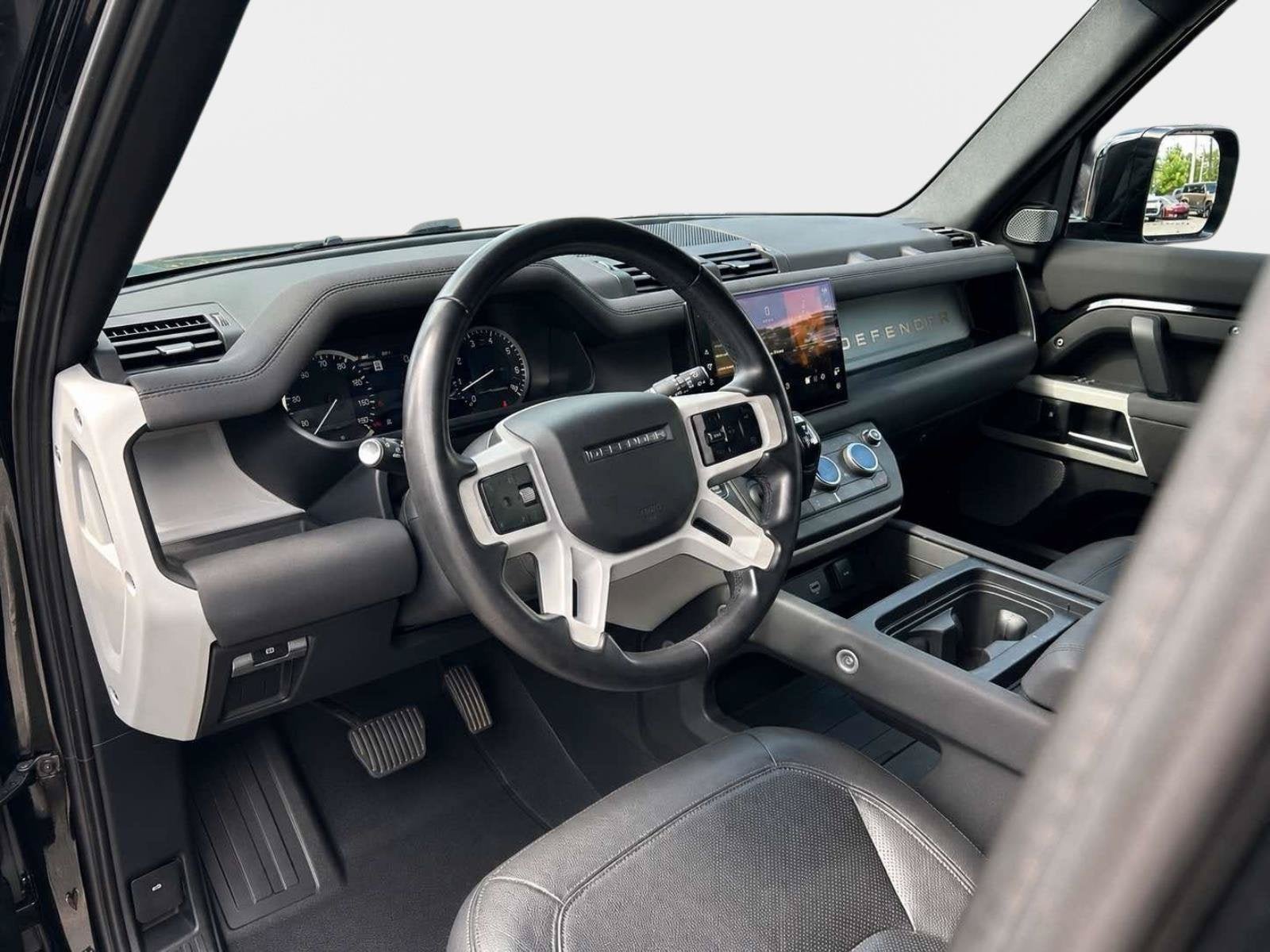 Used 2023 Land Rover Defender 130 SE AWD/4WD image 20