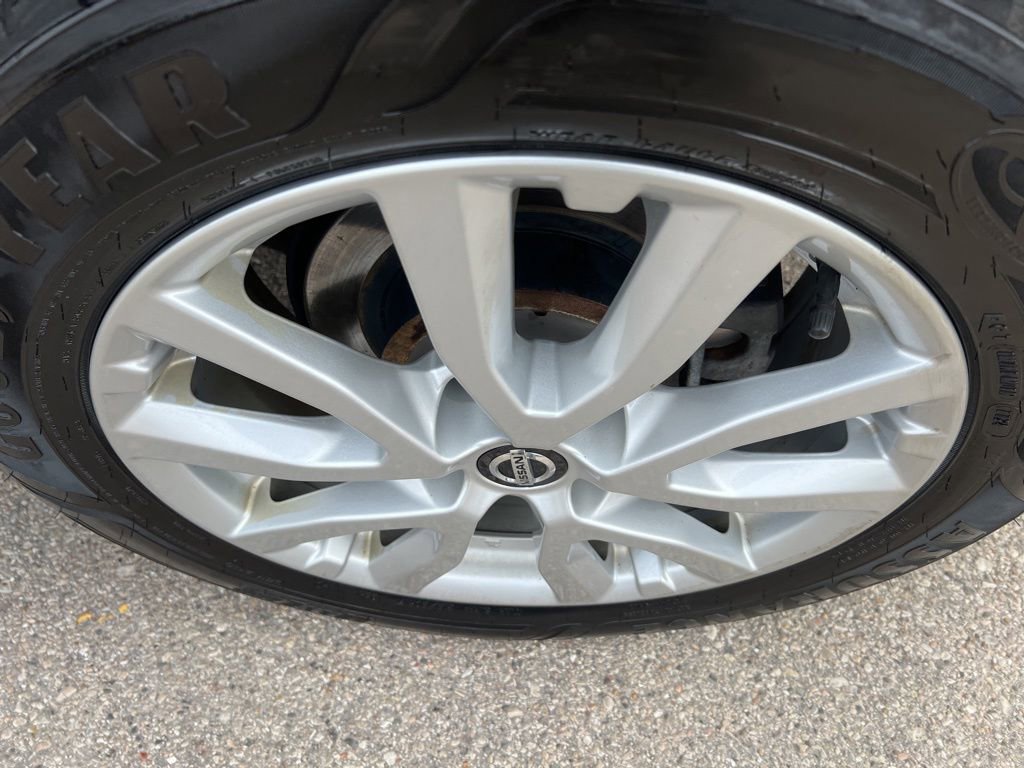 Used 2020 Nissan Rogue Sport SV w/ All-Weather Package image 43