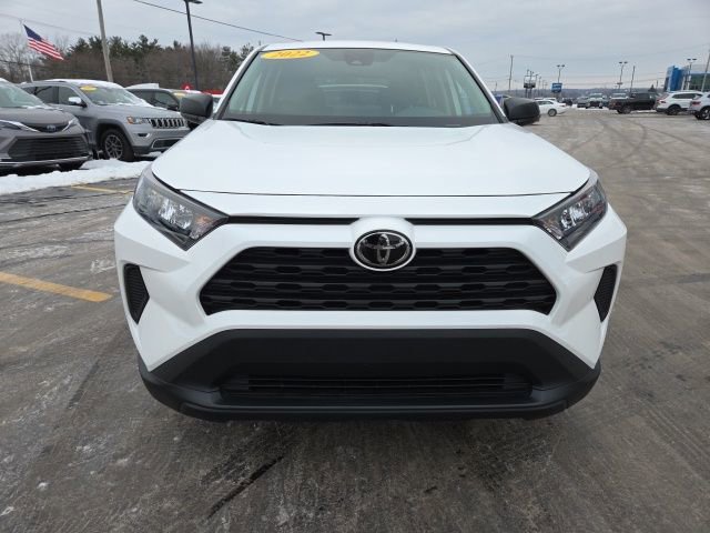 Used 2022 Toyota RAV4 LE image 2