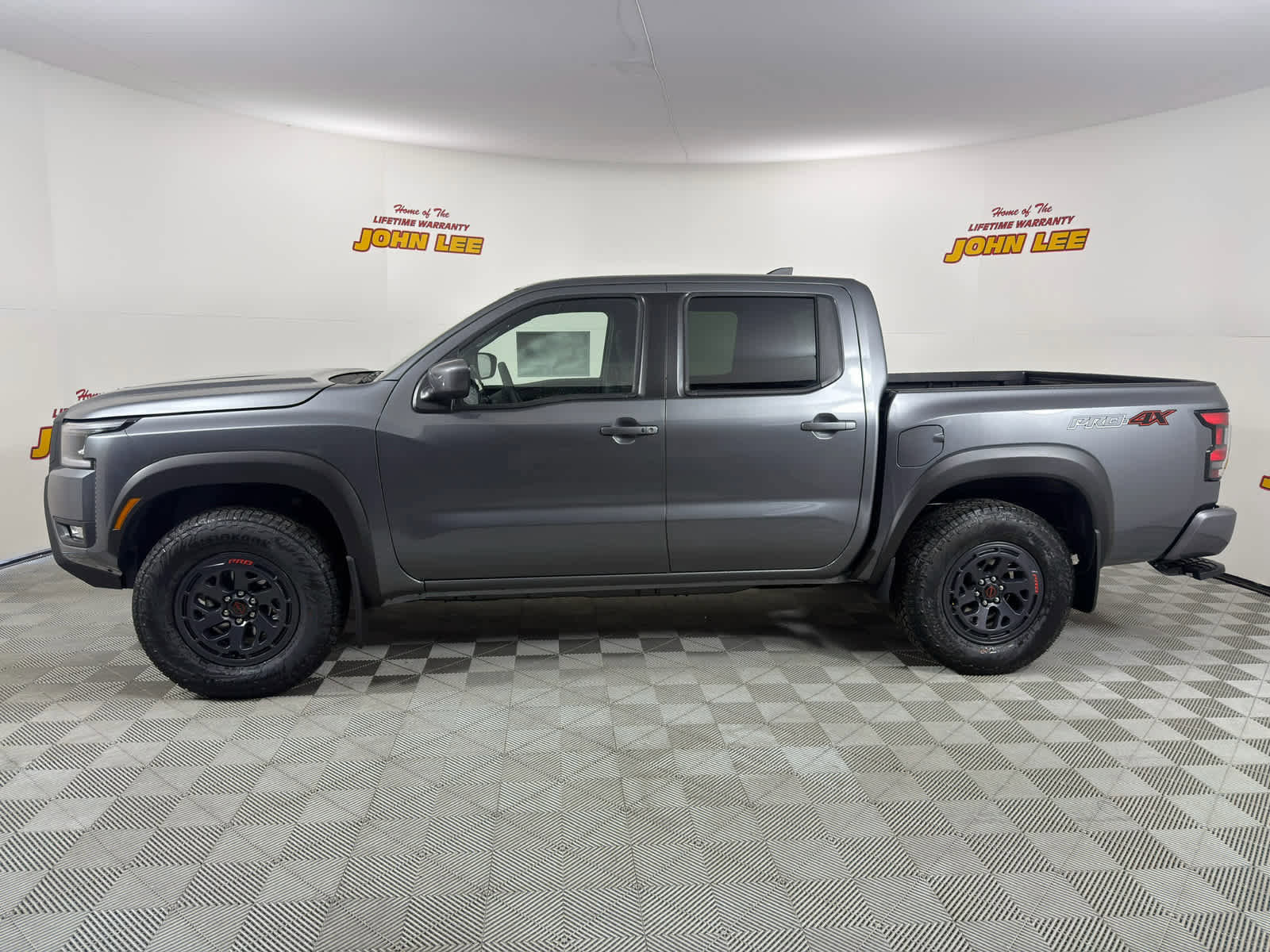 New 2026 Nissan Frontier PRO-4X w/ Tow Package AWD/4WD image 2