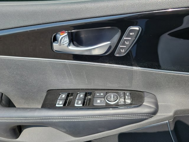 Used 2019 Kia Sorento SX image 31