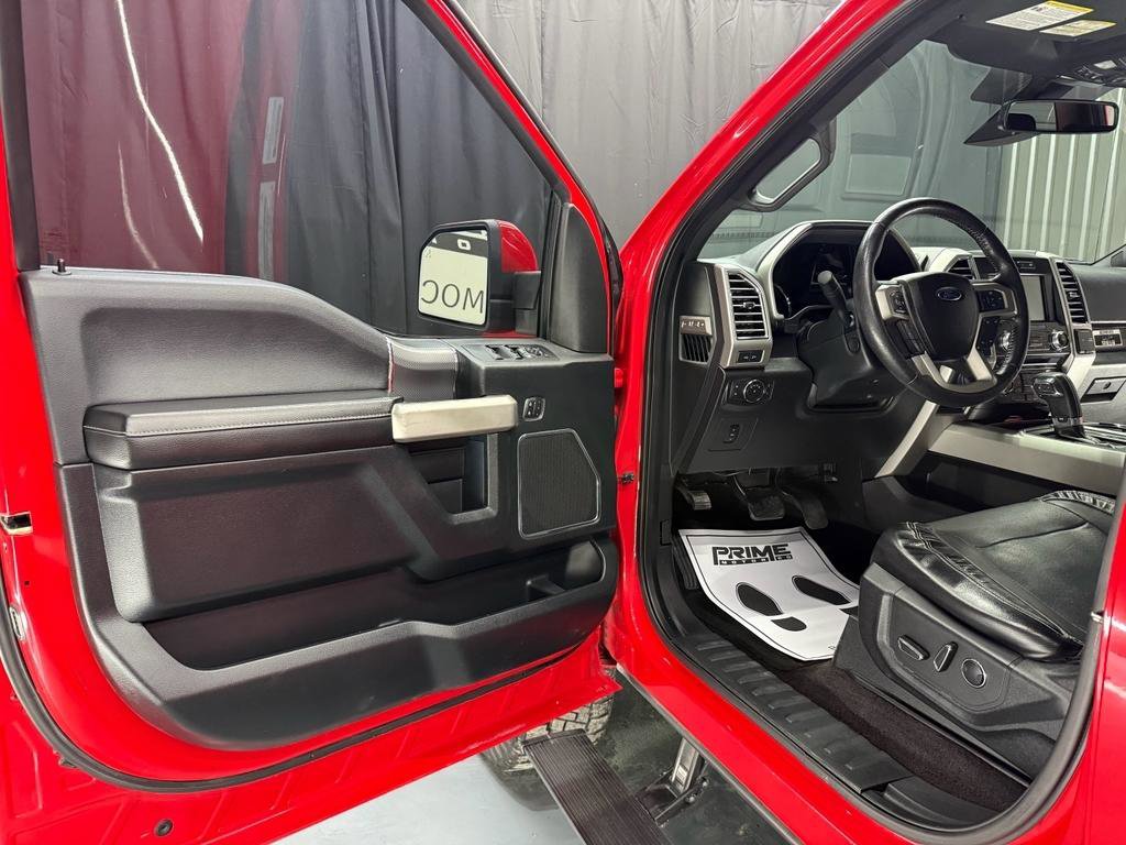 Used 2016 Ford F150 Lariat w/ Equipment Group 502A Luxury AWD/4WD image 17