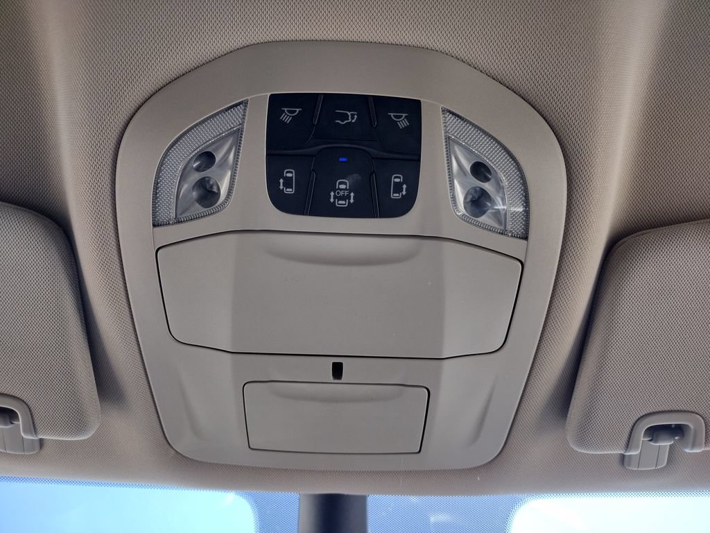 Used 2023 Chrysler Pacifica Touring-L FWD image 34