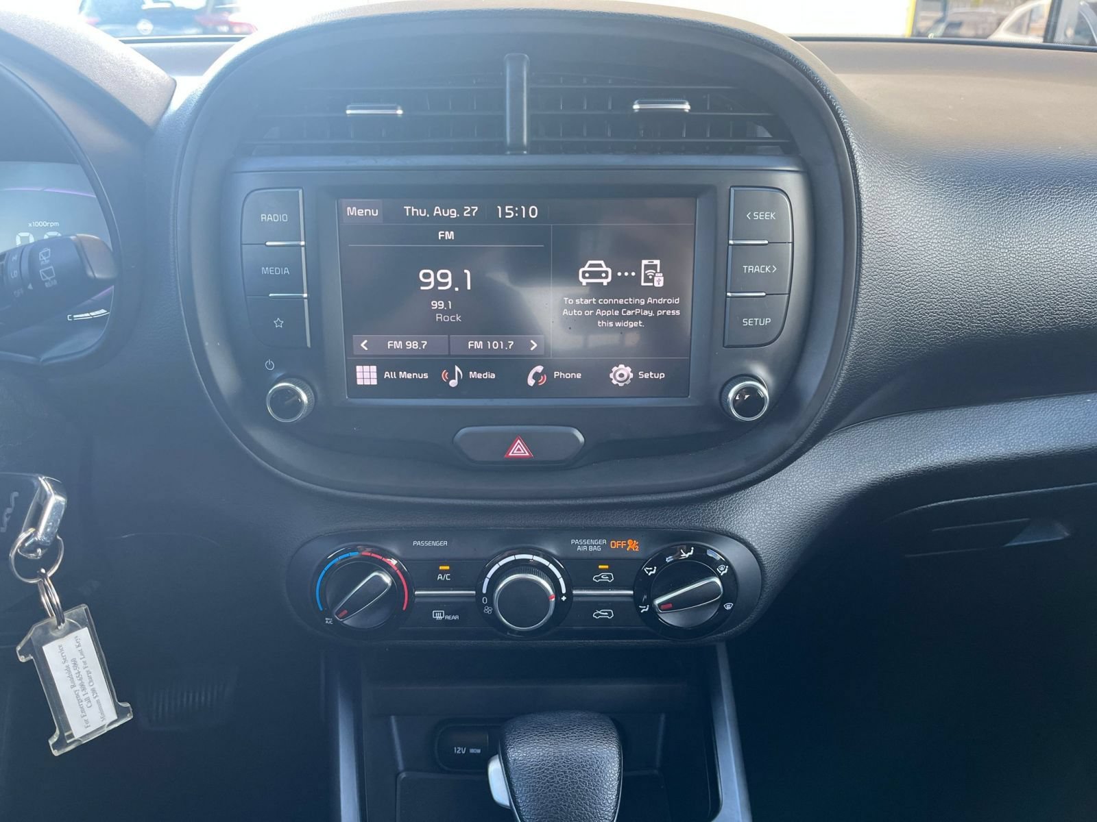 Used 2025 Kia Soul LX w/ LX Technology Package FWD image 16