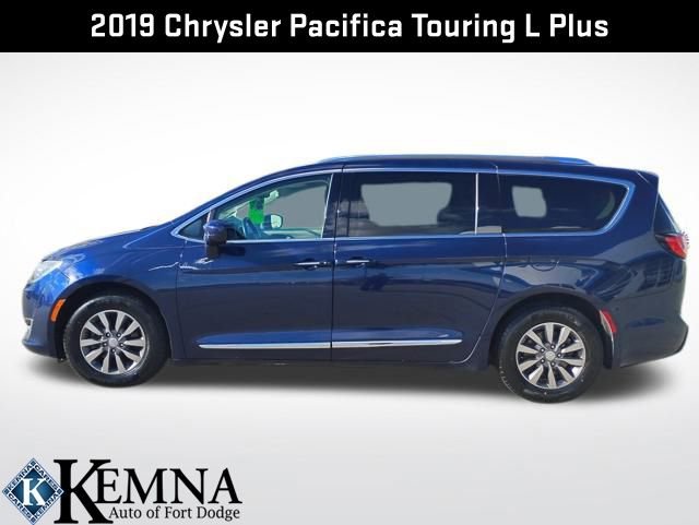 Used 2019 Chrysler Pacifica Touring-L Plus image 2