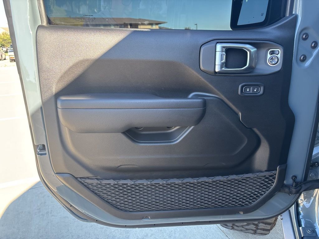 Used 2024 Jeep Wrangler Sport S image 18