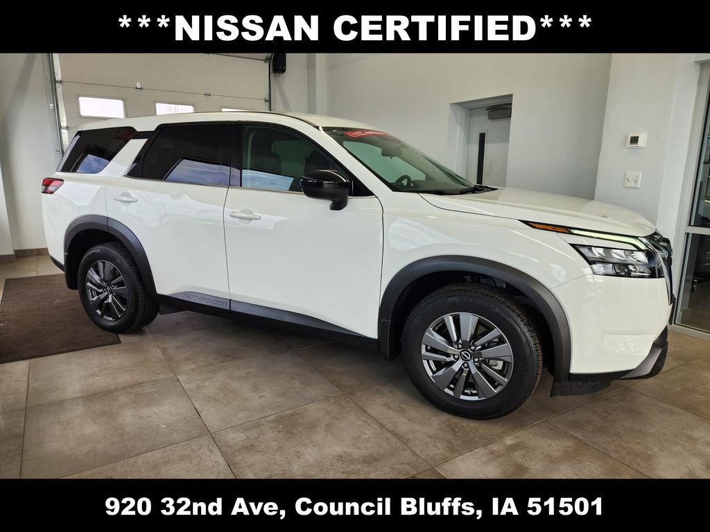 Used 2024 Nissan Pathfinder S image 2