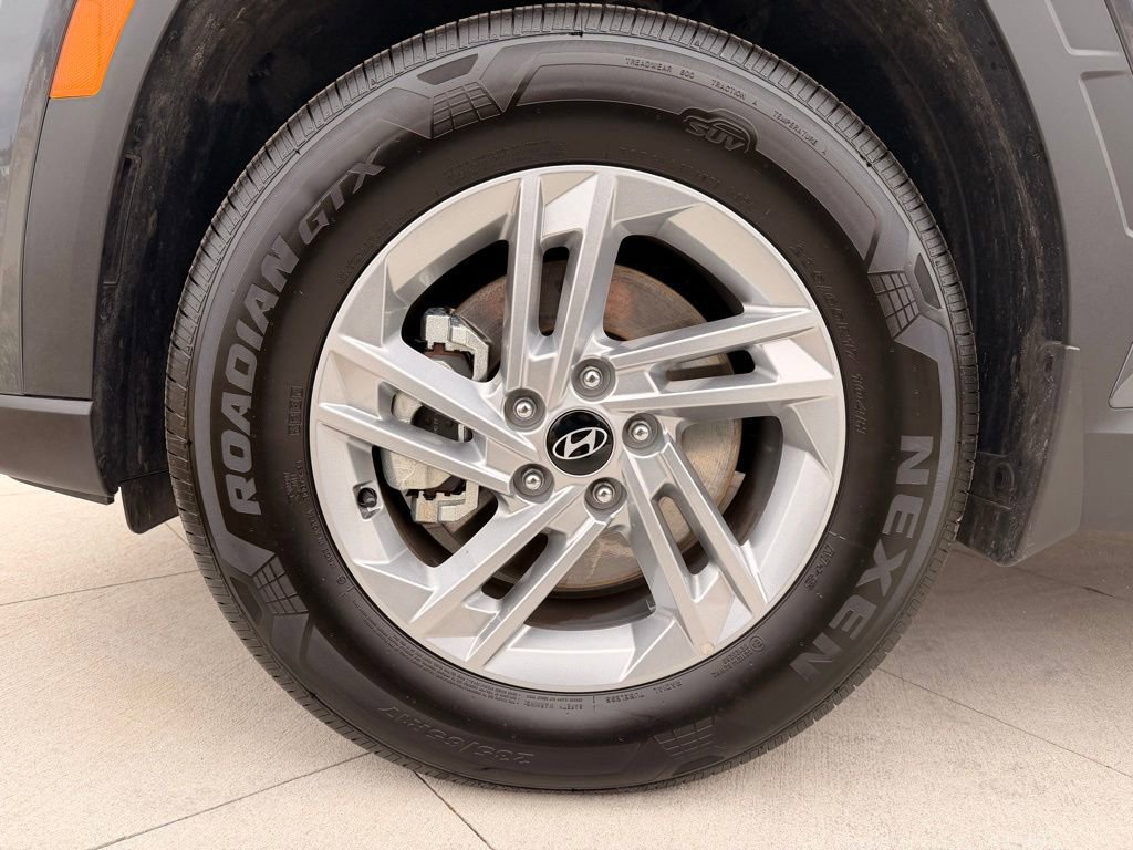 Used 2025 Hyundai Tucson SE image 9