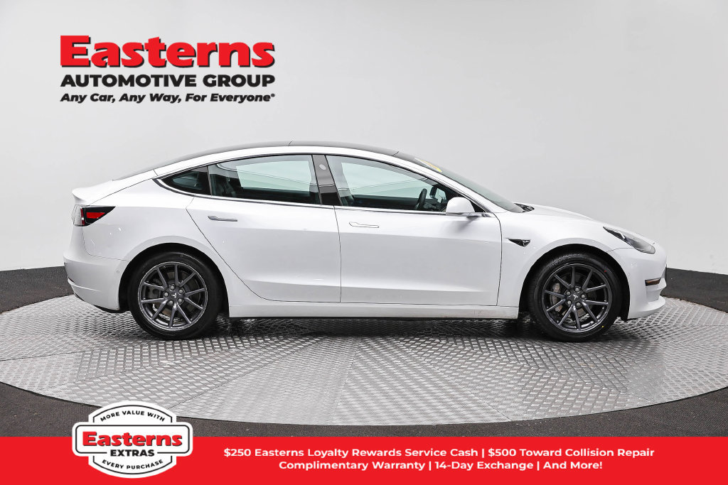 Used 2020 Tesla Model 3 Standard Range RWD image 5
