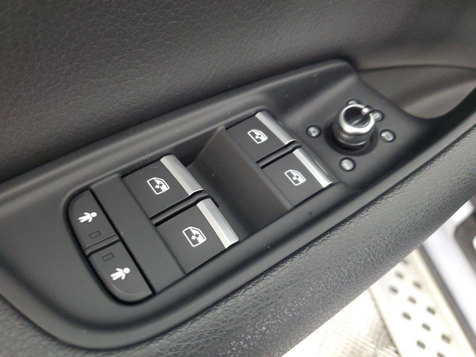 Used 2019 Audi Q7 3.0T Prestige w/ Prestige Package AWD/4WD image 19