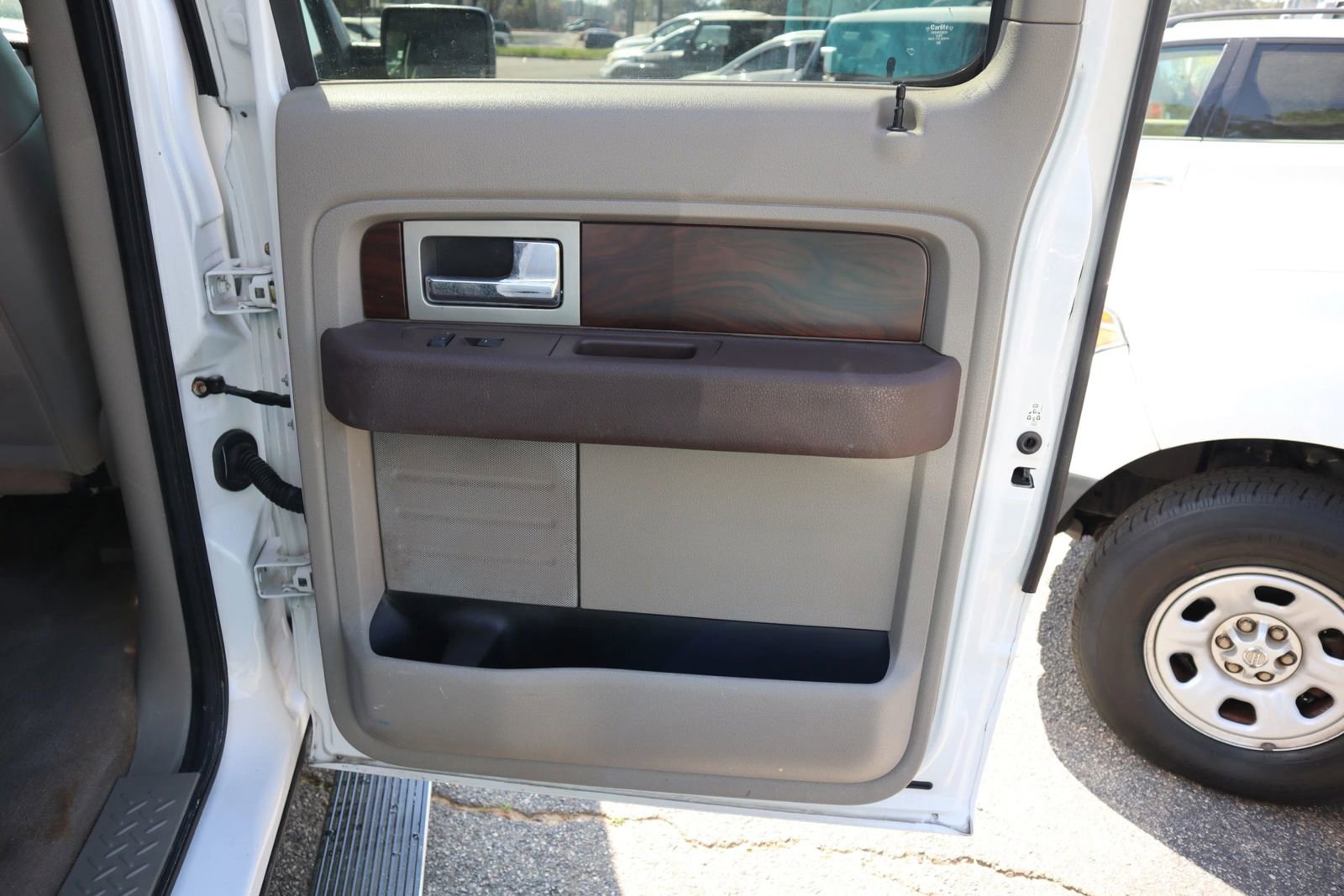 Used 2010 Ford F150 Platinum AWD/4WD image 17