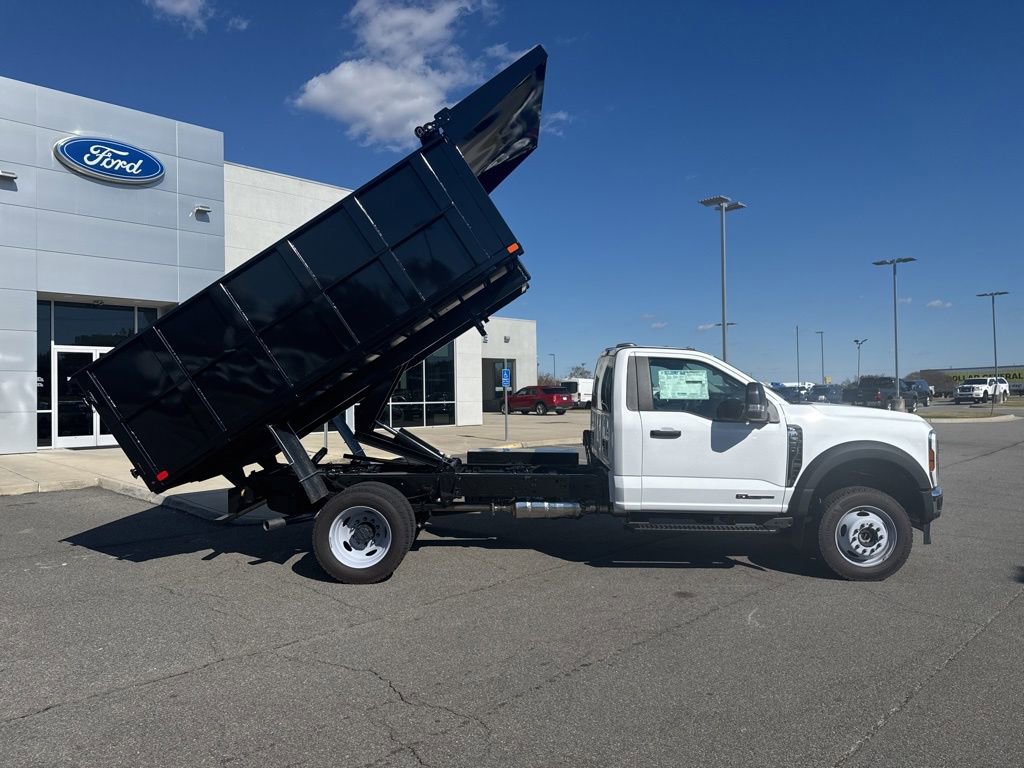 New 2025 Ford F550 4x4 Regular Cab Super Duty image 2