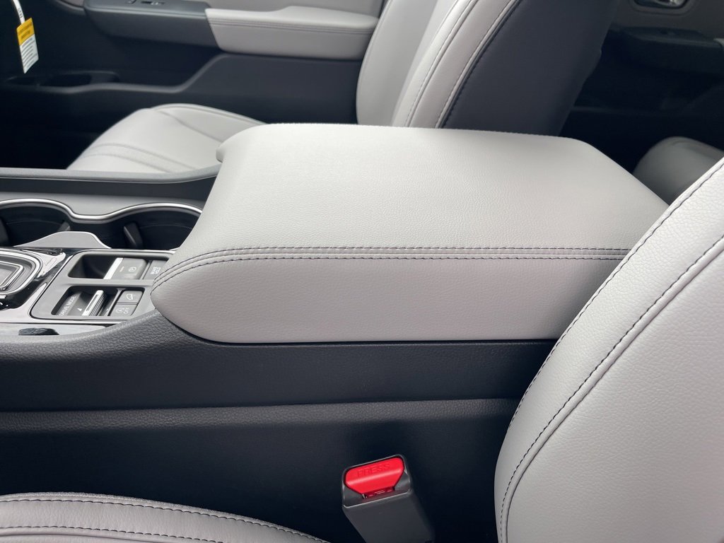 New 2025 Honda Pilot Touring image 12