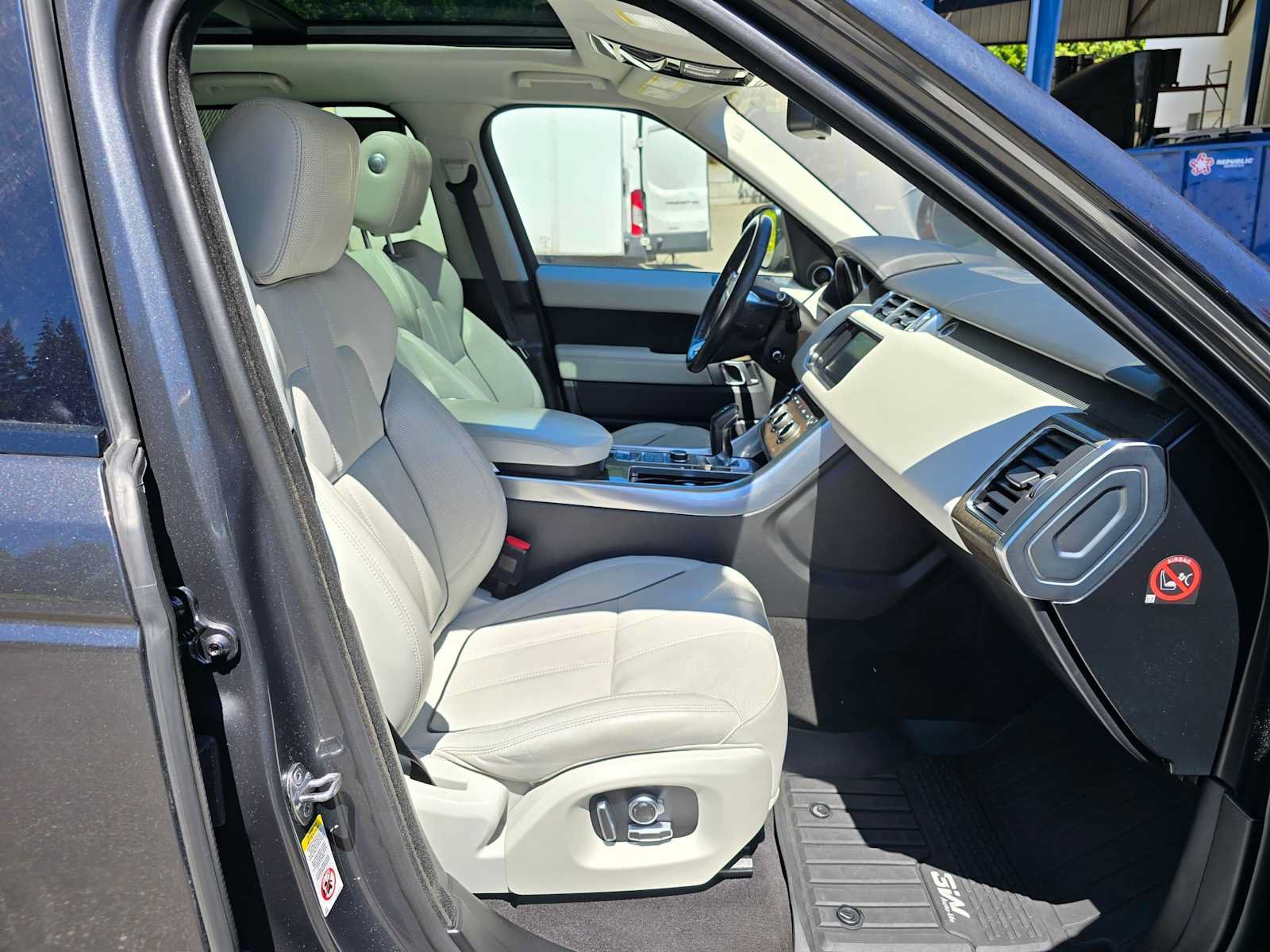 Used 2016 Land Rover Range Rover Sport HSE AWD/4WD image 11