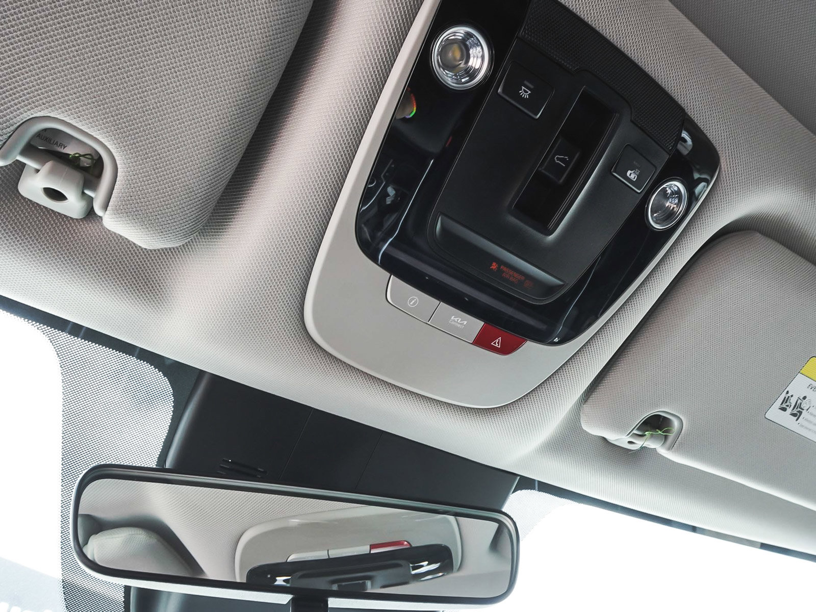 Used 2023 Kia Sorento S w/ Panoramic Sunroof Package image 30