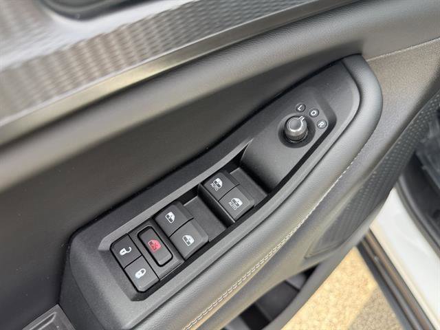 Used 2023 Jeep Grand Cherokee Altitude image 31