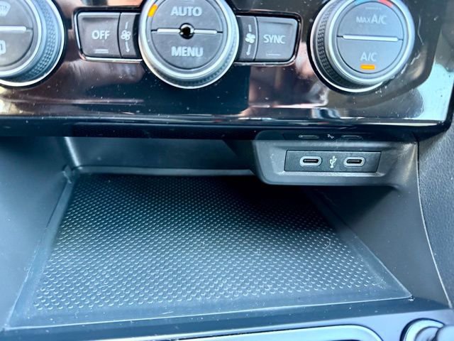 Used 2020 Volkswagen Jetta GLI image 34