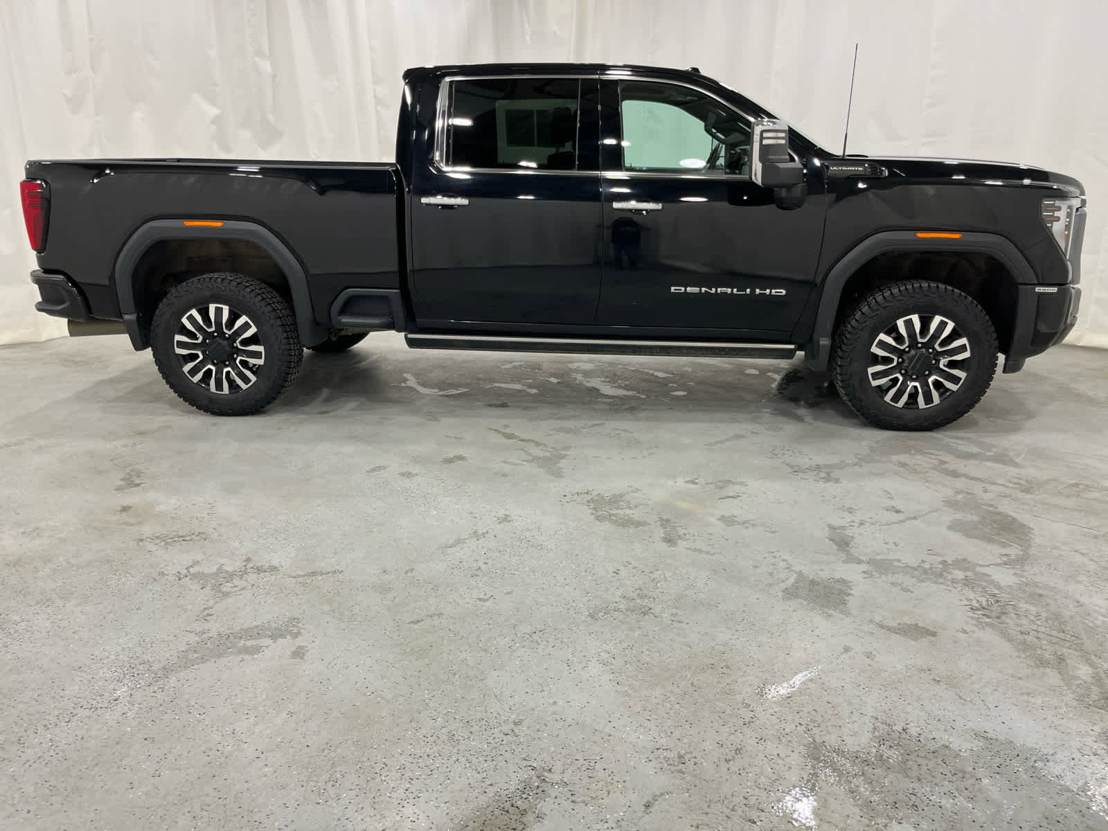 Certified 2024 GMC Sierra 3500 Denali Ultimate image 6