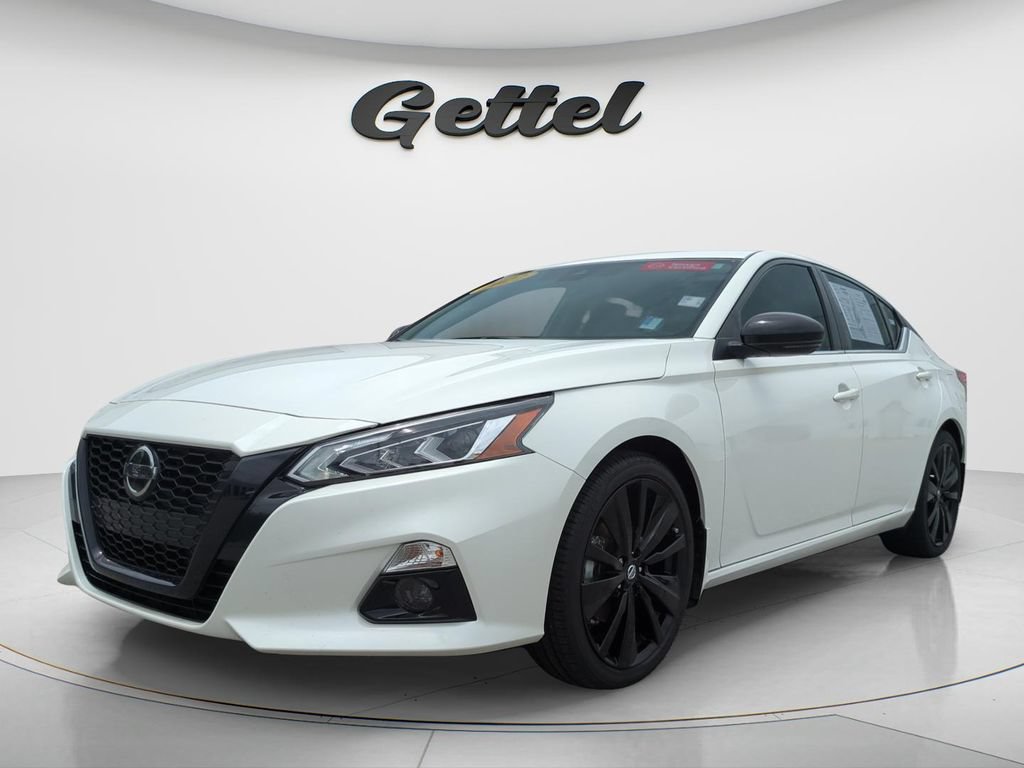 Certified 2022 Nissan Altima 2.5 SR w/ Midnight Edition Package FWD image 1