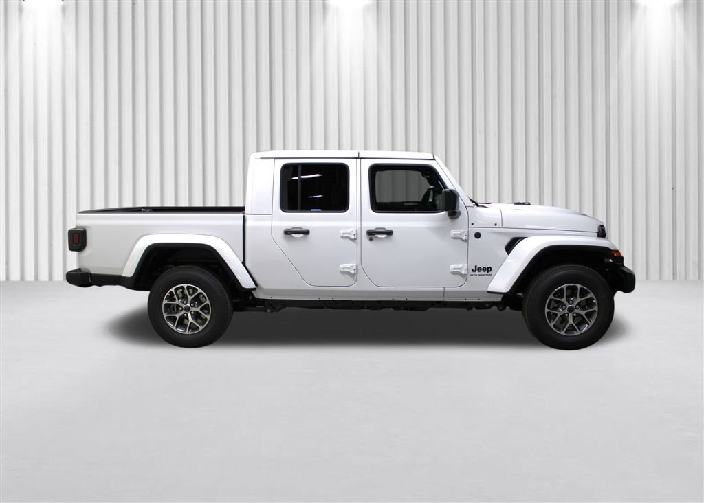 New 2026 Jeep Gladiator Sport image 2