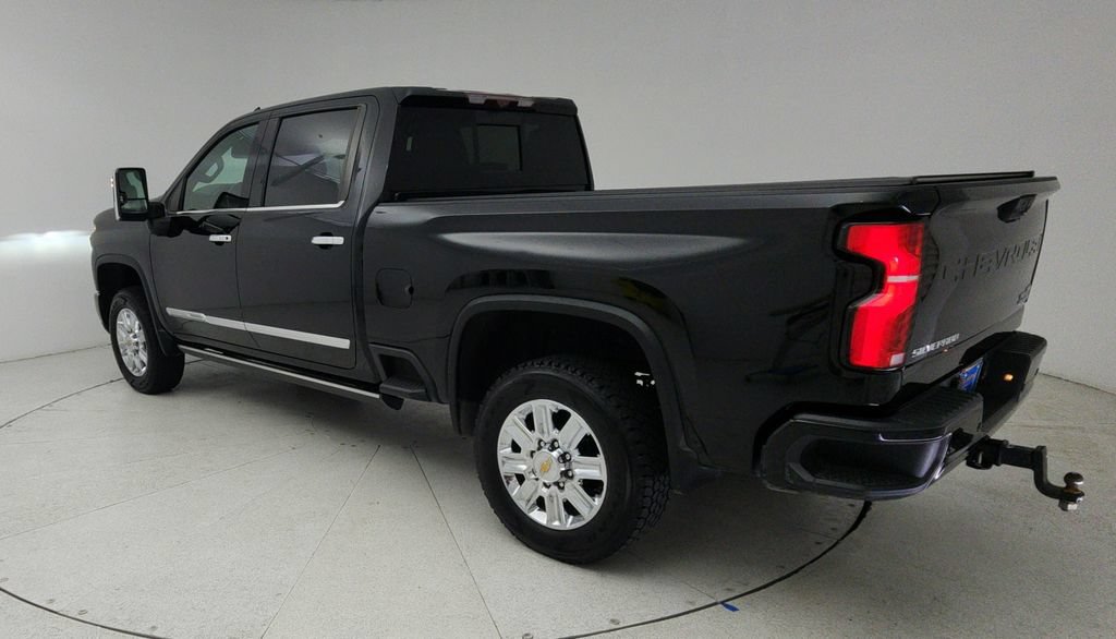 Used 2024 Chevrolet Silverado 2500 High Country w/ Technology Package AWD/4WD image 5