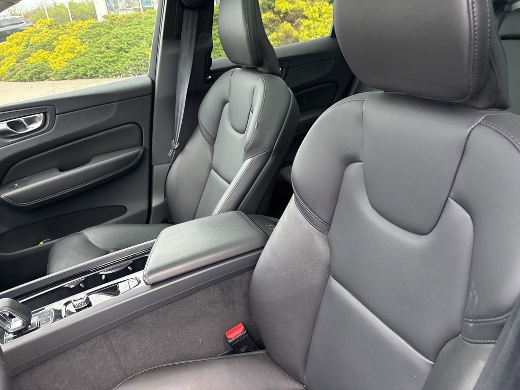 Used 2023 Volvo XC60 B5 Core w/ Climate Package AWD/4WD image 17