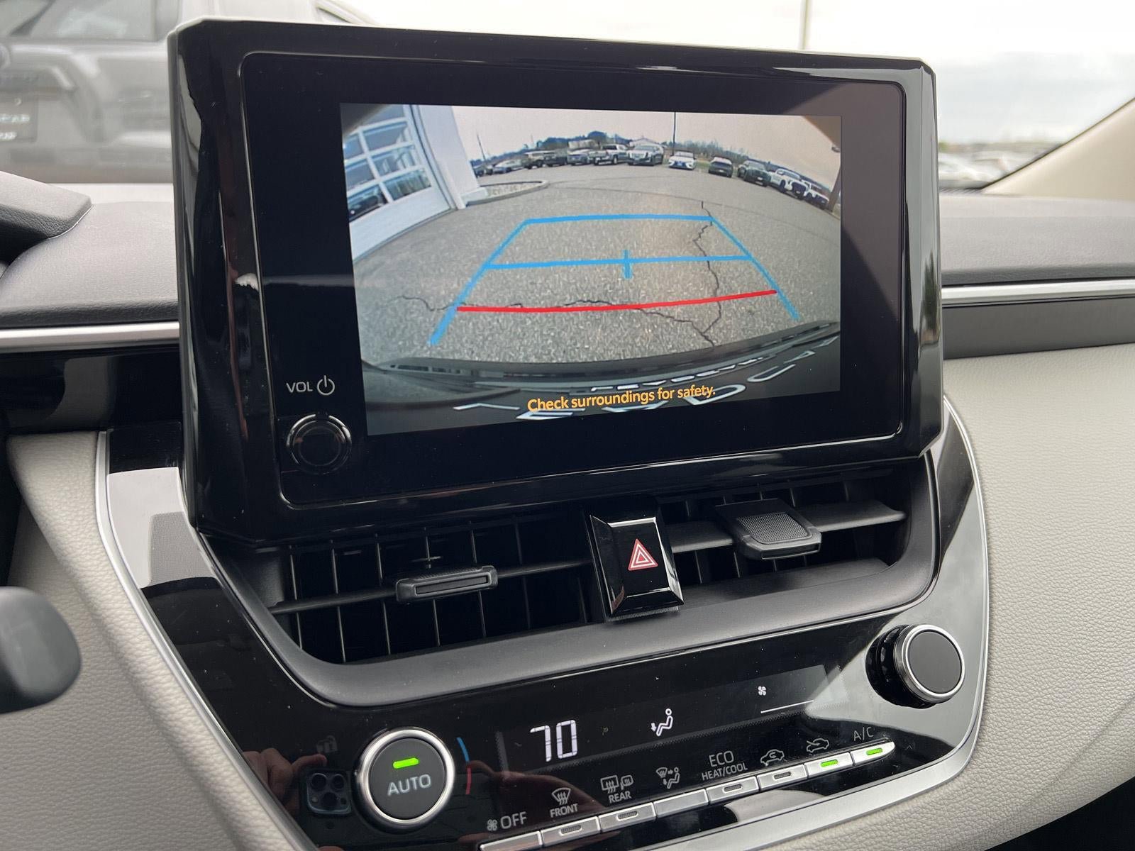 Used 2026 Toyota Corolla LE FWD image 5