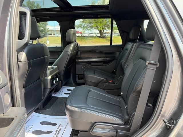 Used 2020 Ford Expedition Limited w/ Equipment Group 302A AWD/4WD image 18
