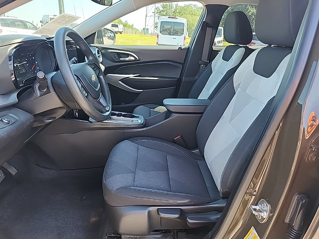Used 2024 Chevrolet Trax LS FWD image 16