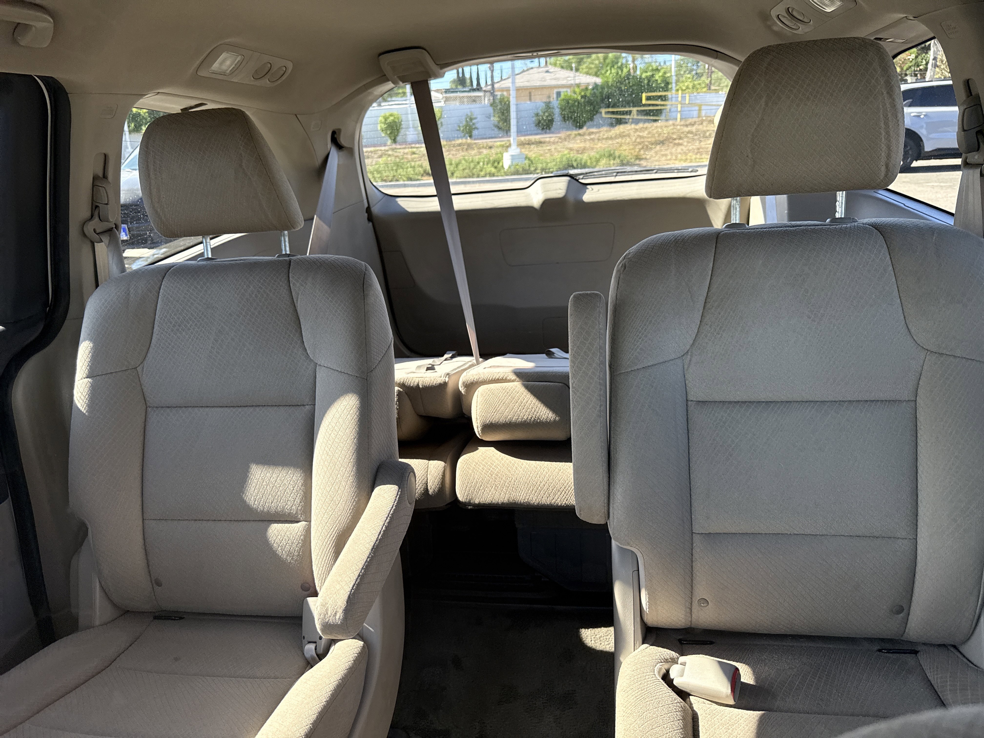 Used 2014 Honda Odyssey LX image 14