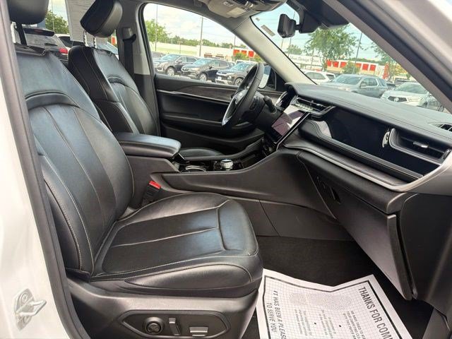 Used 2023 Jeep Grand Cherokee Limited w/ Luxury Tech Group II AWD/4WD image 21