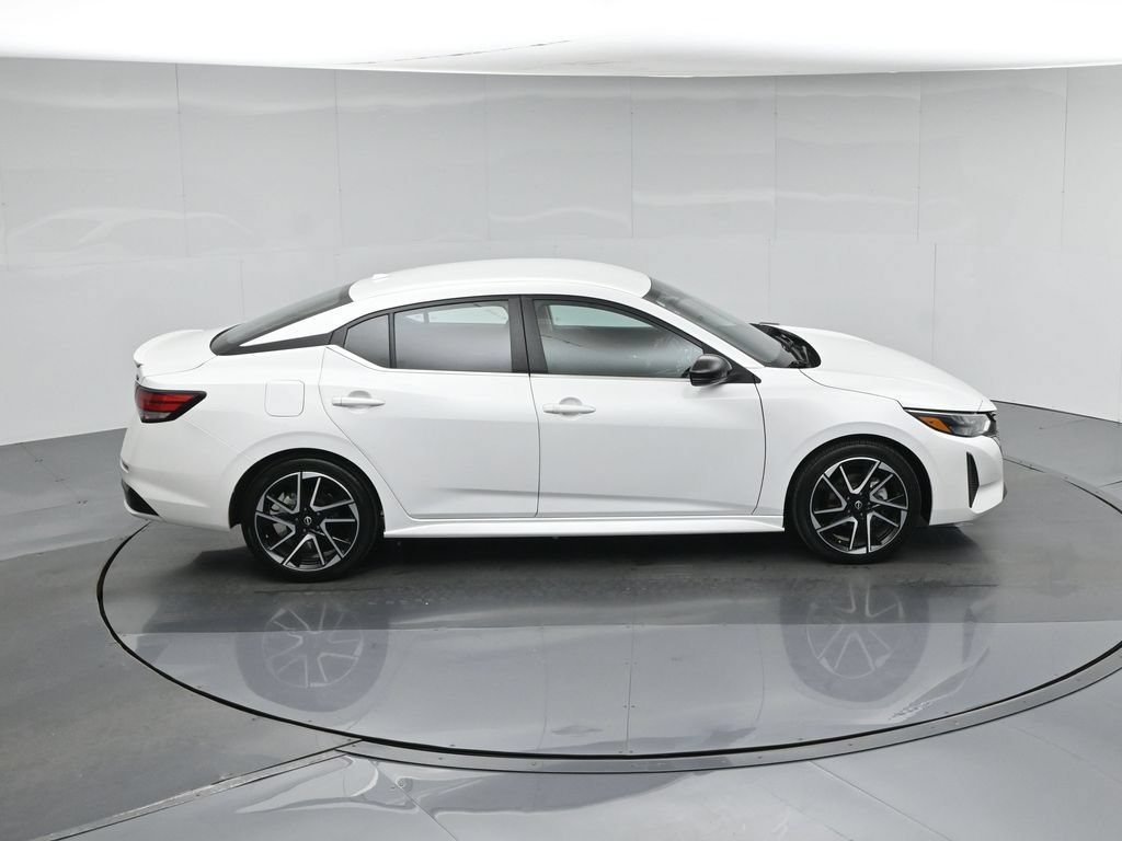 Used 2024 Nissan Sentra SR FWD image 40