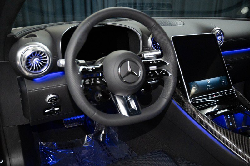 New 2026 Mercedes-Benz SL 63 AMG 4MATIC image 15